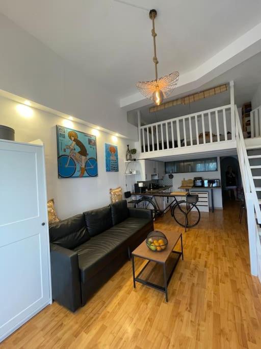 베날마데나코스타 Klimatyczny Loft I Egzotyczny Basen 아파트 외부 사진