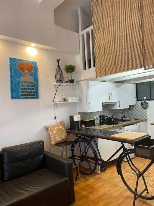 베날마데나코스타 Klimatyczny Loft I Egzotyczny Basen 아파트 외부 사진