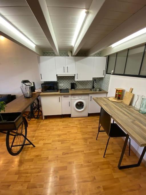 베날마데나코스타 Klimatyczny Loft I Egzotyczny Basen 아파트 외부 사진