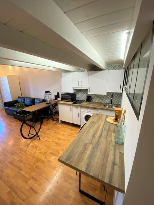 베날마데나코스타 Klimatyczny Loft I Egzotyczny Basen 아파트 외부 사진